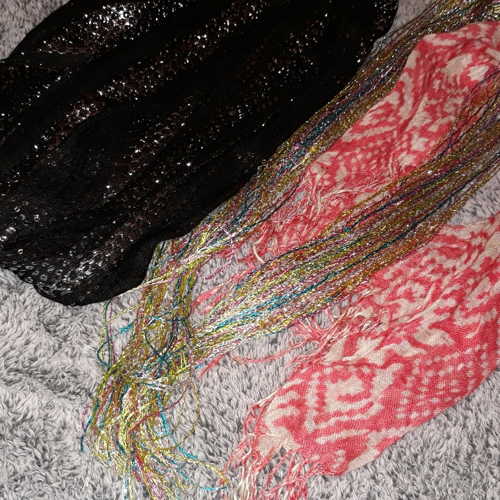 Stylish, Unique Scarf Lot (3) °NEW°